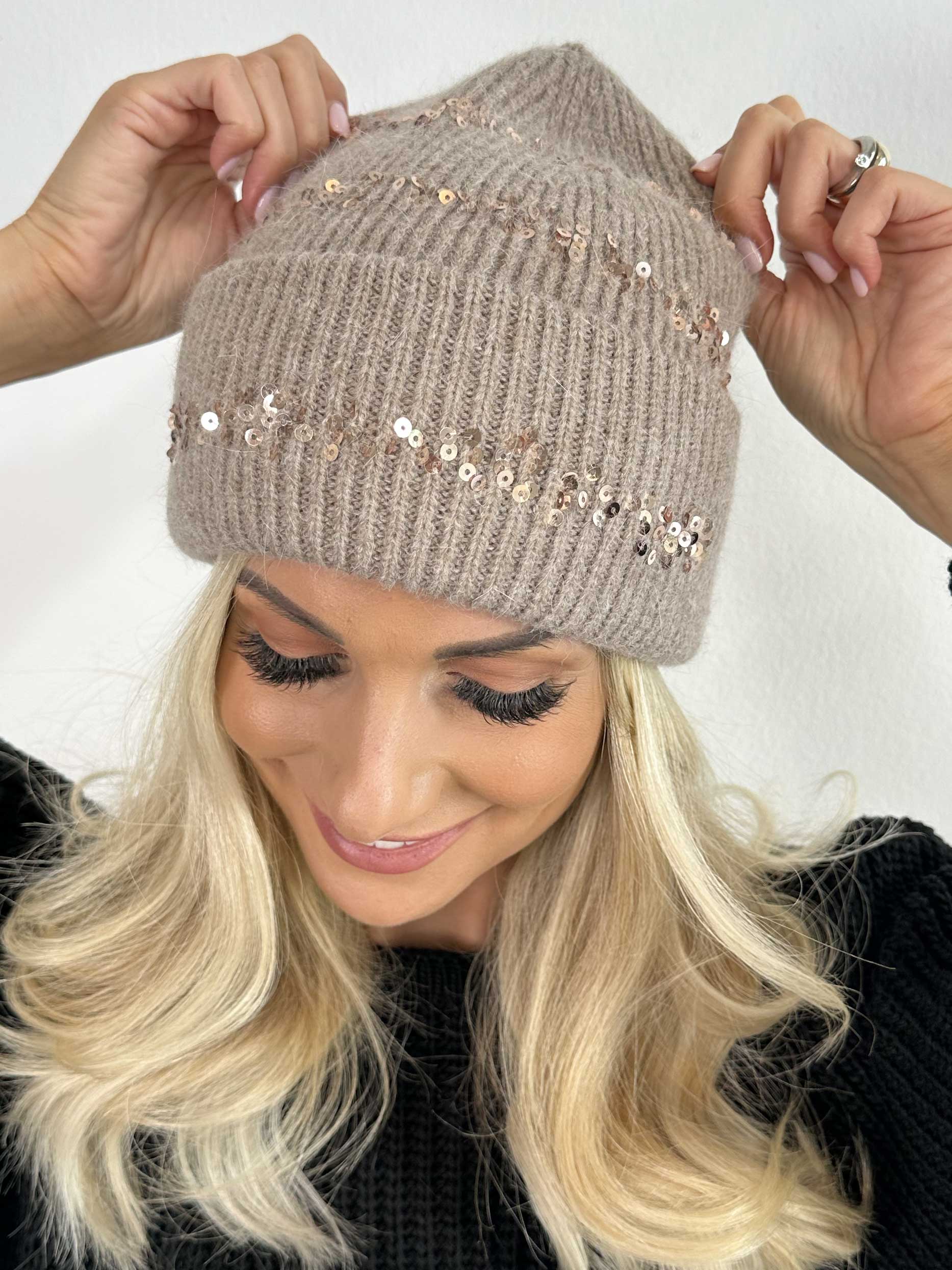 Hazel - Stickad mössa med paljetter